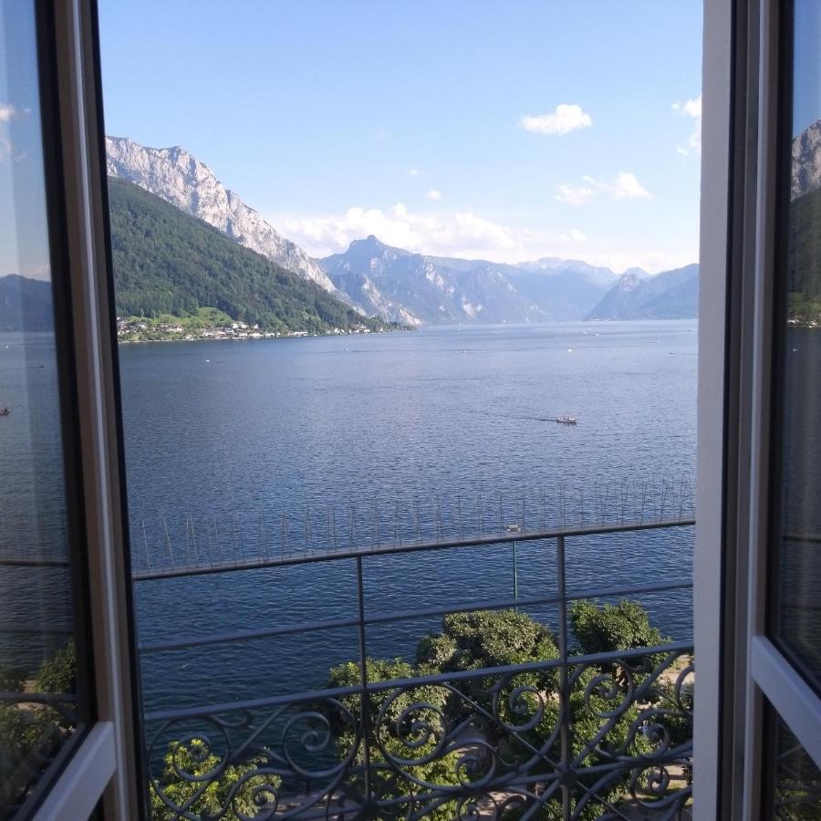 Fantastic Lake And Mountain View, First Row Lakeside Gmunden Exteriér fotografie