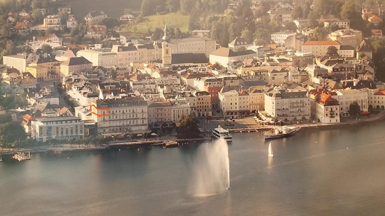 Fantastic Lake And Mountain View, First Row Lakeside Gmunden Exteriér fotografie